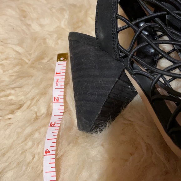 Vince Camuto Leather gladiator shoes - Picture 2 of 10